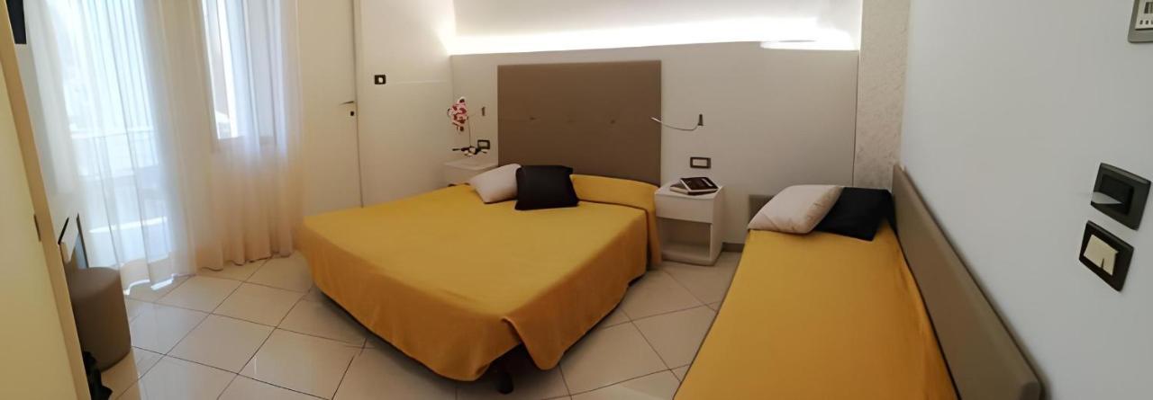 Hotel Metropol Sottomarina Kültér fotó