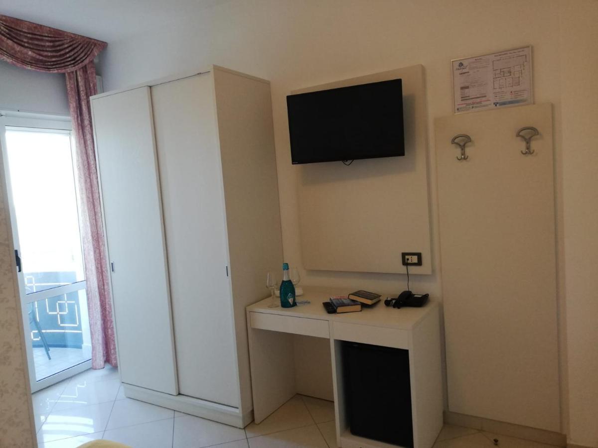 Hotel Metropol Sottomarina Kültér fotó