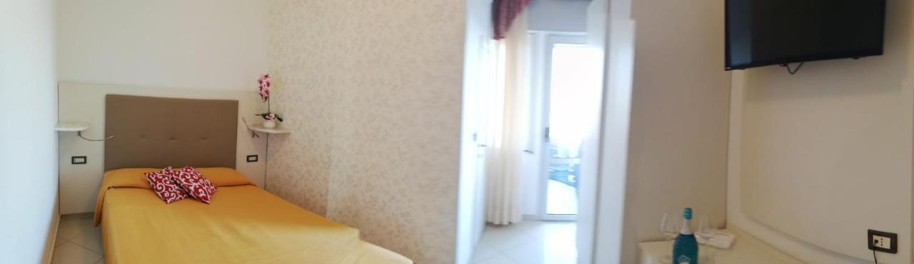 Hotel Metropol Sottomarina Kültér fotó