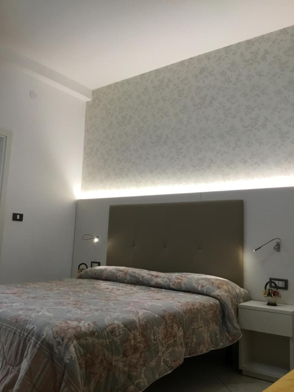 Hotel Metropol Sottomarina Kültér fotó