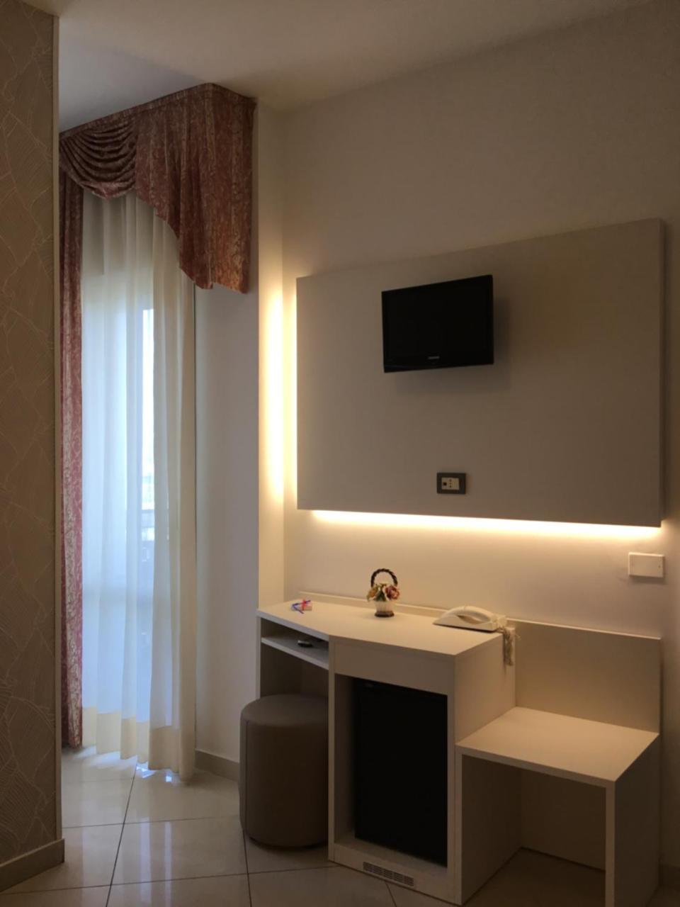Hotel Metropol Sottomarina Kültér fotó